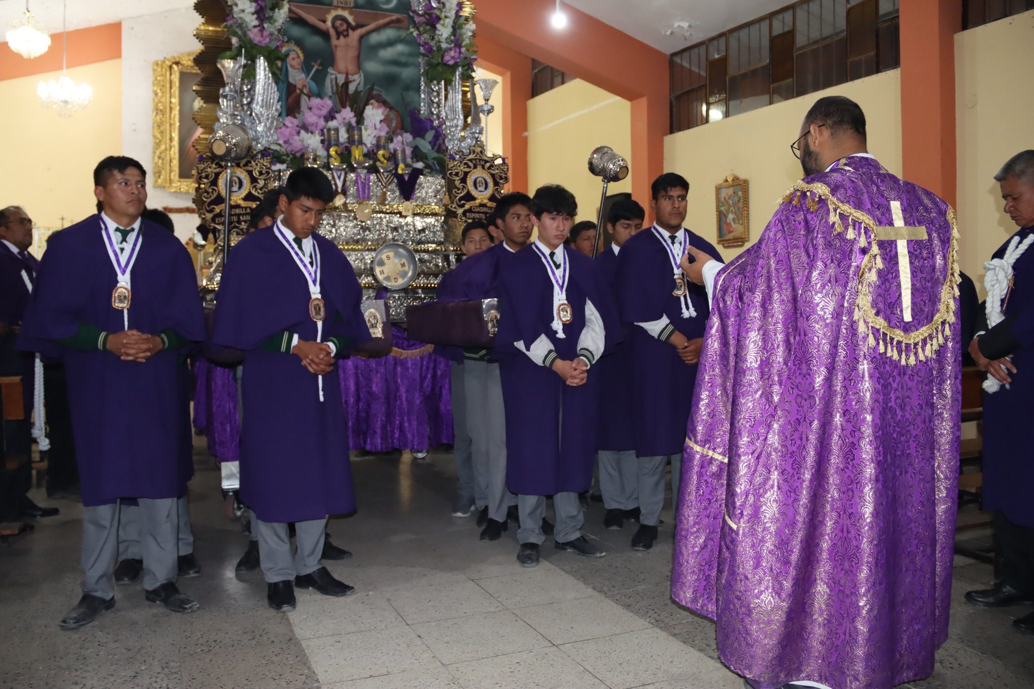 Mes morado misionero en la Parroquia del Espíritu Santo ASA en Perú